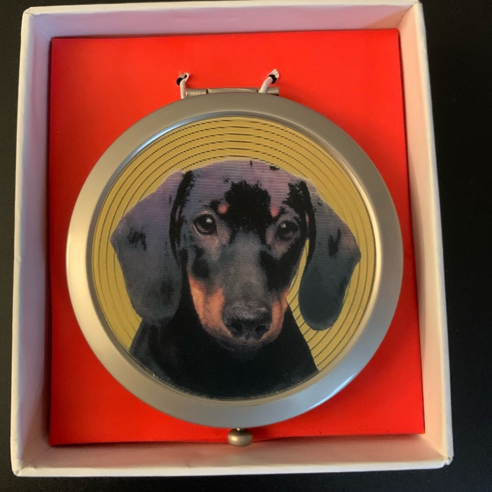 Dachsund compact mirror